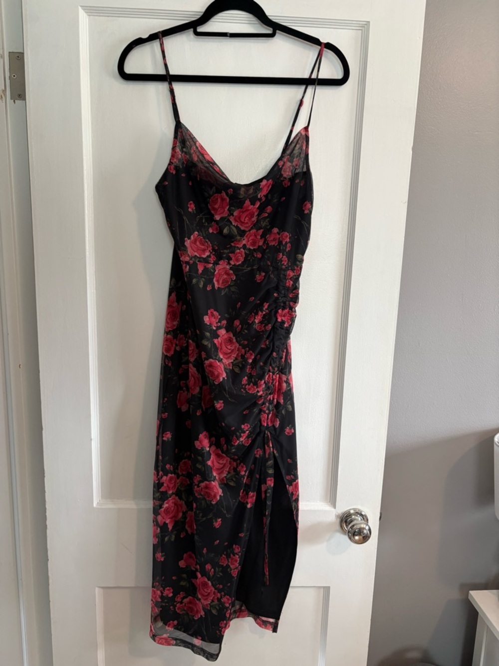 Lulu's Women's Black & Red Floral Midi Dress Size Medium